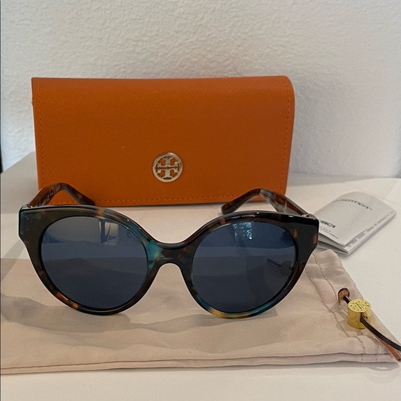 New Tory Burch sunglasses. Comes with bag and hard case. No scratches. - Picture 2 of 9